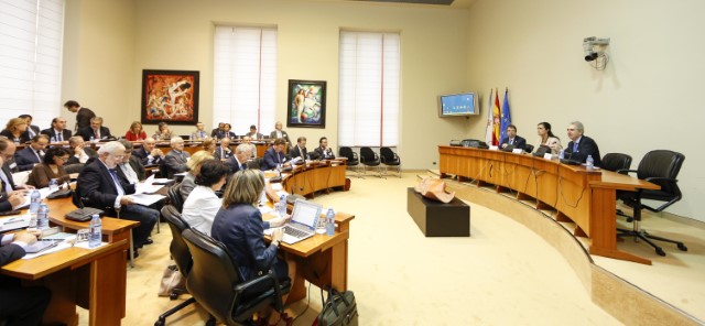 Pilar Rojo inaugura no Parlamento un foro sobre innovación, no que subliña que “dispoñemos dun dos mellores sistemas sanitarios do mundo”